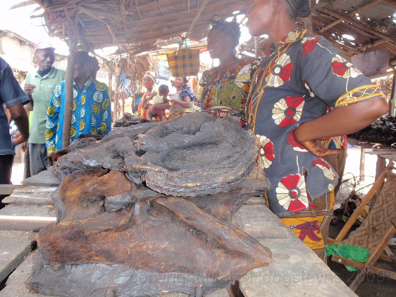 Bonobo meat for sale ...... Lodja 2.jpg